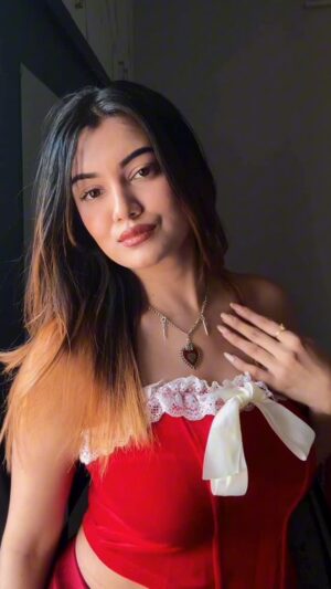 Sunaina Ganesh Instagram - tu zaroori ❤️ 

[ slomo, viral, trend, trending, fyp, foryoupage, foryou, bollywood ]