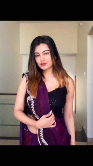 Sunaina Ganesh Instagram - cause it’s trending 🤪✨ 

[ follow, viral, trend, trending, bollywood, transition, punjabisongs, foryou, fyp, foryoupage ]
