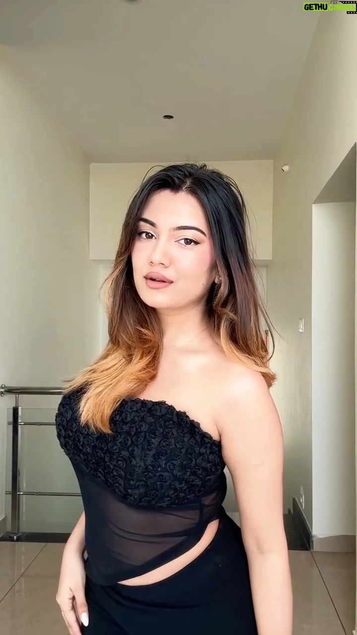 Sunaina Ganesh - 8.1K Likes - tera roop suneraa.. 🤭💗 

[ viral, trend, trending, foryou, foryoupage, fyp, bollywood, slomo, emraanhashmi ]