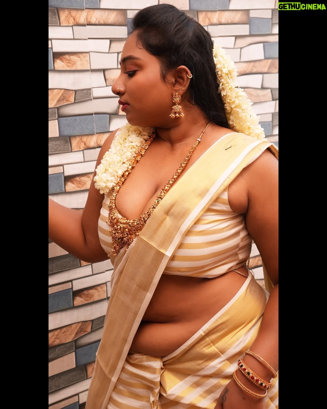 Suriya Praba - 45.4K Likes - 🔥🙈

#suriyapraba #post