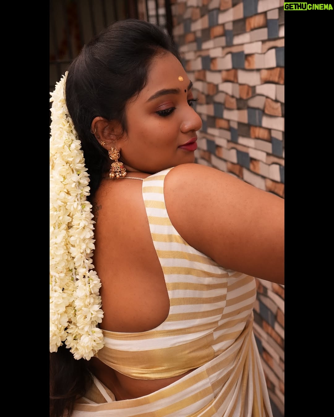 Suriya Praba - 45.4K Likes - 🔥🙈

#suriyapraba #post