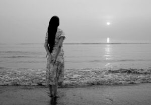 Sushmitha Bhat Instagram - A rendezvous with @priyadarshineeraj & the sea..
“….. as I wended the shores I know, I too, saw the endless rocking….”