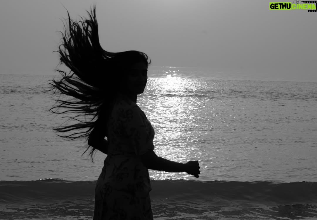 Sushmitha Bhat - 17.9K Likes - A rendezvous with @priyadarshineeraj & the sea.. 

“….. as I wended the shores I know, I too, saw the endless rocking….”
