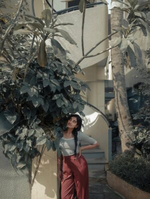 Sushmitha Bhat Instagram - With @irst_photography, through the deep dark valley of thoughts 🍂