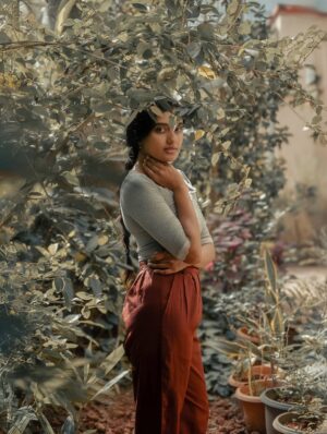 Sushmitha Bhat Instagram - With @irst_photography, through the deep dark valley of thoughts 🍂