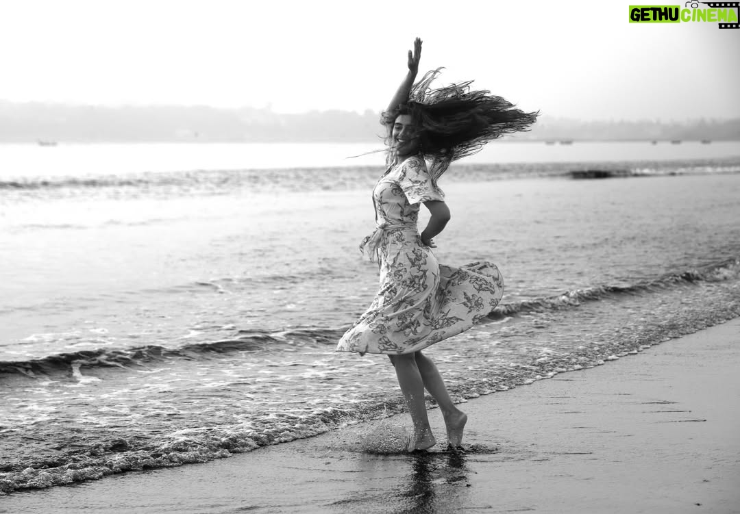 Sushmitha Bhat - 17.9K Likes - A rendezvous with @priyadarshineeraj & the sea.. 

“….. as I wended the shores I know, I too, saw the endless rocking….”