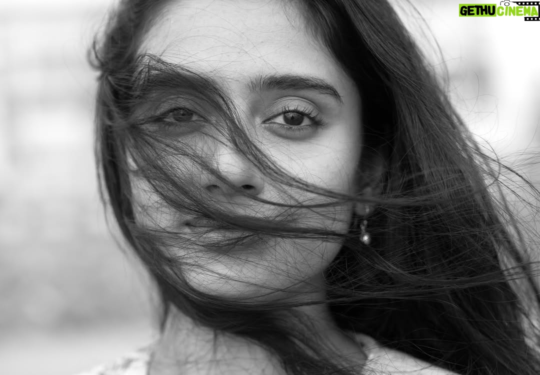 Sushmitha Bhat - 17.9K Likes - A rendezvous with @priyadarshineeraj & the sea.. 

“….. as I wended the shores I know, I too, saw the endless rocking….”