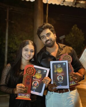 Susmitha Prabhakaran Instagram - Happy to receive the Best Pair Award from Poovachal Khader Film Television media Awards 2025 for my role as Devika in Sukhamo Devi 🌸

Thank you our director @faisal__adimali  for the constant guidance, and @flowersonair for this platform ❤️

My wonderful dubbing artist who gave voice to Devika so beautifully, @jez_joe,  @devayanidevu 🫂

Thank you to my amazing co-star @prayaan_official for the incredible support and for being the perfect on-screen partner.❤️

Thank you all for the endless love and encouragement! 🙏

MUA: @srees_make_over ❤️

#poovachalkhaderaward #bestpairaward #susmithaprabhakaran #prayaanvishnu #sukhamodevi #flowerstv