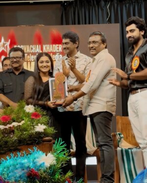 Susmitha Prabhakaran Instagram - Happy to receive the Best Pair Award from Poovachal Khader Film Television media Awards 2025 for my role as Devika in Sukhamo Devi 🌸

Thank you our director @faisal__adimali  for the constant guidance, and @flowersonair for this platform ❤️

My wonderful dubbing artist who gave voice to Devika so beautifully, @jez_joe,  @devayanidevu 🫂

Thank you to my amazing co-star @prayaan_official for the incredible support and for being the perfect on-screen partner.❤️

Thank you all for the endless love and encouragement! 🙏

MUA: @srees_make_over ❤️

#poovachalkhaderaward #bestpairaward #susmithaprabhakaran #prayaanvishnu #sukhamodevi #flowerstv
