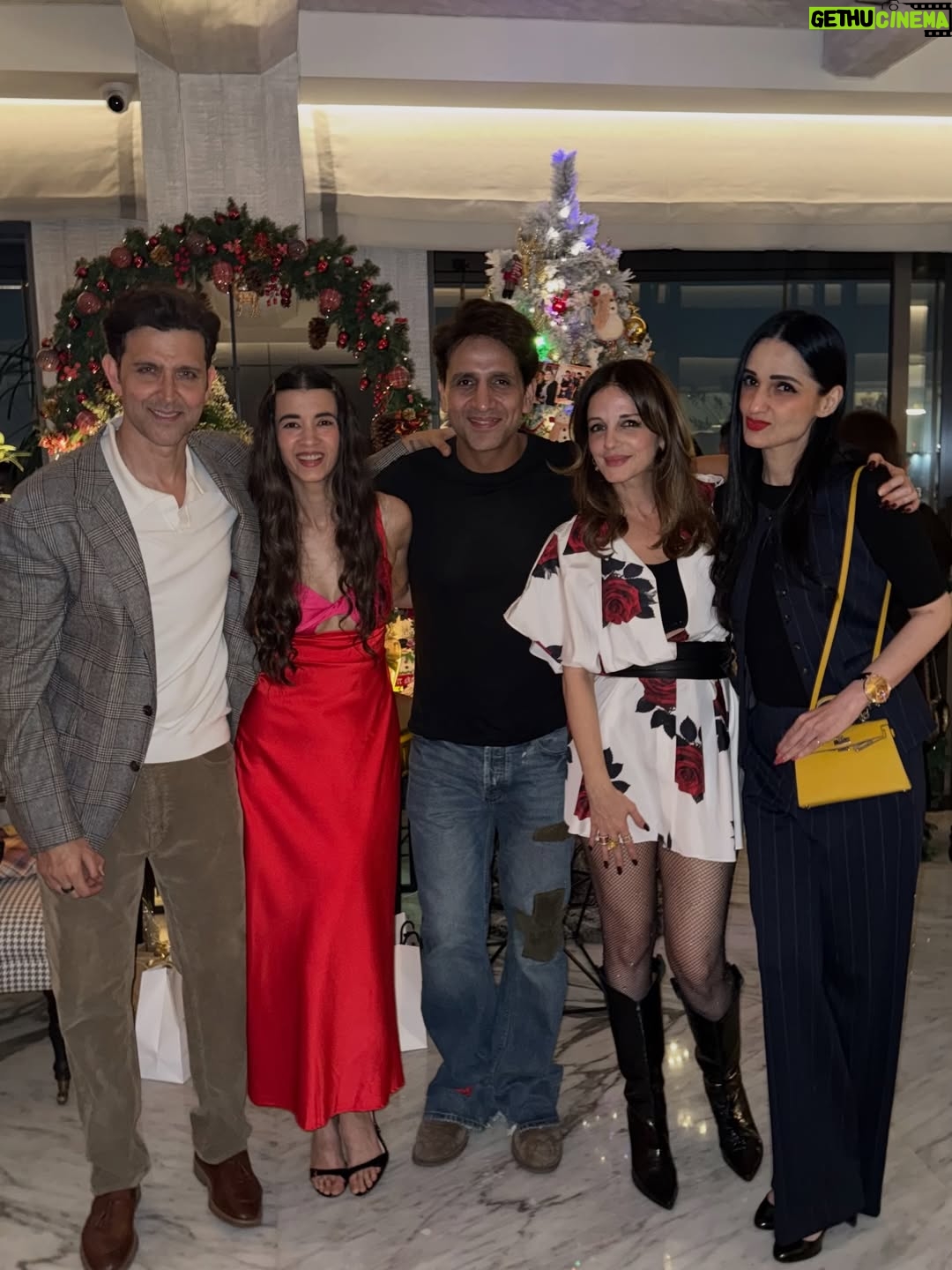 Sussanne Khan - 15.5K Likes - This was ‘Zmiss’ for us this Xmas… Mummsy our Angel mum..you are in our hearts every second n we will celebrate your soul ans your spirit within us..love you miss you insanely 🎄🎄🎄🎄🎄🎄♥️♥️♥️☃️☃️☃️☃️🤍🤍🤍🥹
