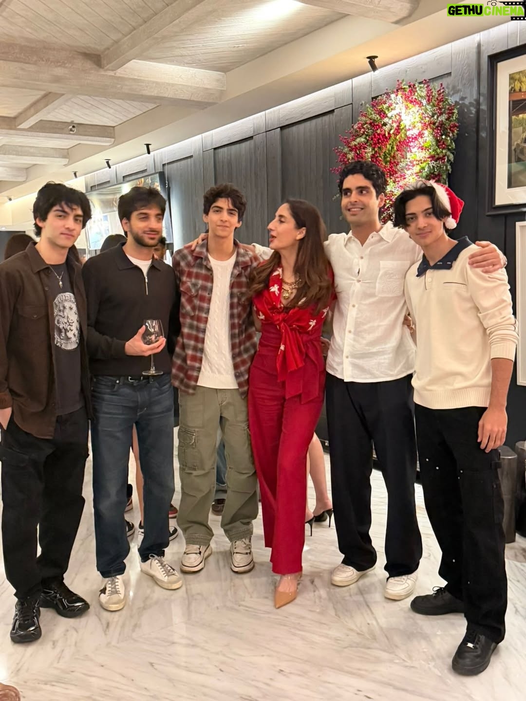 Sussanne Khan - 15.5K Likes - This was ‘Zmiss’ for us this Xmas… Mummsy our Angel mum..you are in our hearts every second n we will celebrate your soul ans your spirit within us..love you miss you insanely 🎄🎄🎄🎄🎄🎄♥️♥️♥️☃️☃️☃️☃️🤍🤍🤍🥹