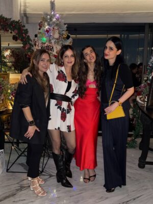 Sussanne Khan Instagram - This was ‘Zmiss’ for us this Xmas… Mummsy our Angel mum..you are in our hearts every second n we will celebrate your soul ans your spirit within us..love you miss you insanely 🎄🎄🎄🎄🎄🎄♥️♥️♥️☃️☃️☃️☃️🤍🤍🤍🥹