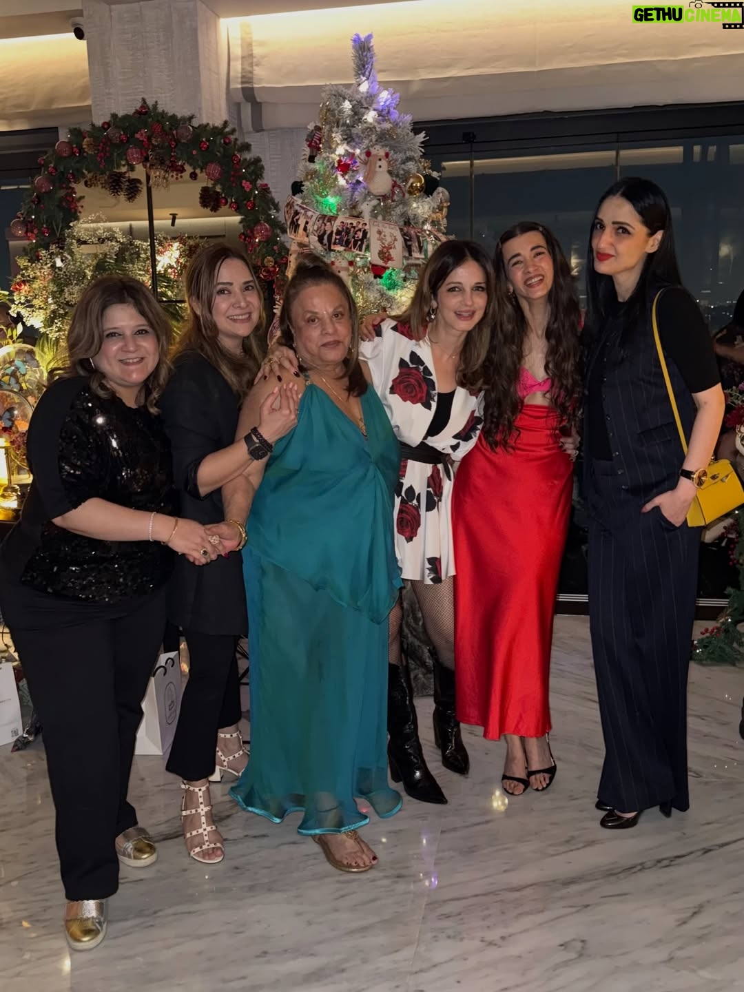 Sussanne Khan - 15.5K Likes - This was ‘Zmiss’ for us this Xmas… Mummsy our Angel mum..you are in our hearts every second n we will celebrate your soul ans your spirit within us..love you miss you insanely 🎄🎄🎄🎄🎄🎄♥️♥️♥️☃️☃️☃️☃️🤍🤍🤍🥹