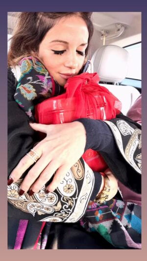 Sussanne Khan Instagram - Beyond the Silence… I hear your voice in my thoughts. I feel your love in Farah Simone Malaika and Zayed’s embrace, I hear your wisdom in my Hrehaan’s ideas., I see your excellence in Hridaan’s Art, I see your strength in Papa’s eyes. You are here in me and in all of us… We will keep the brilliance of your heart lit up in every action and every deed. I dedicate the rest of my existence to being a little more like you every single day.. Ur my Saint n my MotherPower and i promise you to make you very proud of me…a little more each day. 💛💛💛💛💛💛💛🤲🏻🤲🏻🤲🏻🤲🏻 P.S I am sure Jannat is now even more beautiful coz you must be decorating everything so meticulously 🙌🏻🙌🏻🙌🏻🙌🏻🤲🏻🤲🏻💛💛💛💛💛 I pray that everyday God puts your smile upon my face 💛💛💛💛🙌🏻🙌🏻🙌🏻🙌🏻