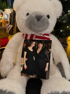 Sussanne Khan Instagram - This was ‘Zmiss’ for us this Xmas… Mummsy our Angel mum..you are in our hearts every second n we will celebrate your soul ans your spirit within us..love you miss you insanely 🎄🎄🎄🎄🎄🎄♥️♥️♥️☃️☃️☃️☃️🤍🤍🤍🥹