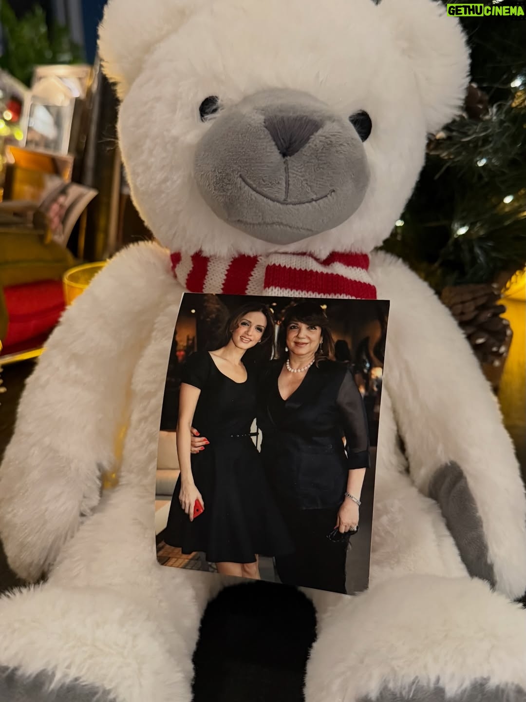 Sussanne Khan - 15.5K Likes - This was ‘Zmiss’ for us this Xmas… Mummsy our Angel mum..you are in our hearts every second n we will celebrate your soul ans your spirit within us..love you miss you insanely 🎄🎄🎄🎄🎄🎄♥️♥️♥️☃️☃️☃️☃️🤍🤍🤍🥹