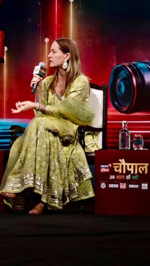 Suzanne Bernert Instagram - Catch me shining bright at the News18 Chaupal Event 2025 ! Panel discussion with friends from all over who made Bharat their home. 
You can find the video on YouTube News18 "Dil to Hindustani"! 

Gorgeous Indian vibes in Cotton Angrakha Suit Set at the Taj Palace with those stunning earrings 🩷
Made in Bharat sustainable fashion that just shines 🎇✨