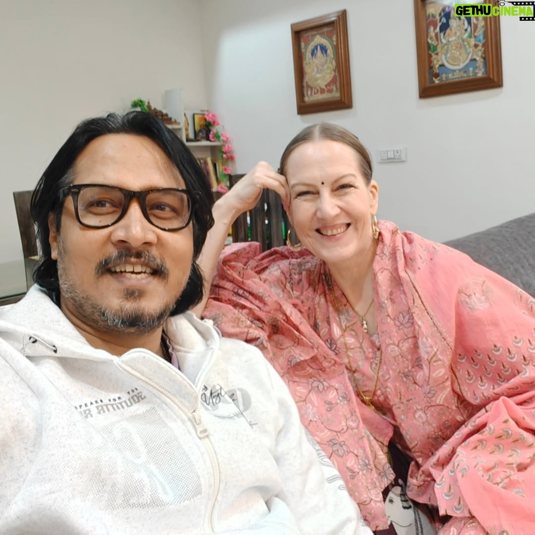 Suzanne Bernert - 29.8K Likes - Super excited about this interview! When Ajeet asked me, I was like 'why me?' I've been following his channel since COVID after Akhil told me about it. Still feels dreamy, but it's definitely one of the best interviews I've had. Thanks, Ajeet!🩷
Outfit @aadveka.india

#ajeetbharti #suzannebernert #podcasts