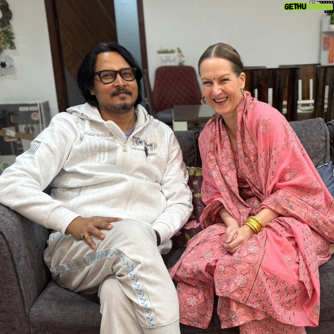 Suzanne Bernert - 29.8K Likes - Super excited about this interview! When Ajeet asked me, I was like 'why me?' I've been following his channel since COVID after Akhil told me about it. Still feels dreamy, but it's definitely one of the best interviews I've had. Thanks, Ajeet!🩷
Outfit @aadveka.india

#ajeetbharti #suzannebernert #podcasts