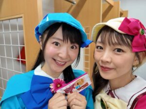 Suzuko Mimori Instagram - 2010年に初めて出演した私たち、そして今回7年ぶり8回目のアニサマでした！
ファイナルライブ以降もこうして時々みんなと集まって、ミルキアンのみんなの前に登場できるのが同窓会みたいでエモ嬉しいです🩷

きっちゃんはイギリスから🩵私はアメリカから🩷そらとみころんは東京からさいたまスーパーアリーナに集結！

1番交通費がかかるユニット🤣まちがいない！

今回はフェザーズも一緒に出演できたのめちゃくちゃhappyだったし
ZAQさんの歌をあんなに間近で聴けたのも感動だったし
他の出演者の皆さんとも久々の再会で、懐かしい気持ちでした！

衣装、大事に取っておいてくれた衣装の新さんにも感謝✨

ミルキィを呼んでくださったアニサマのさいとーＰにも感謝！

社長業をお休みして、ミルキィＰとしていつも通り私達を束ねてくれた岡田太郎に感謝！！

いつも通りわがままな私達をケアしてくれたミルキィスタッフのみんなに感謝！！

そして、なんたって、
懐かしのライブグッズを持って駆けつけてくれたミルキアンのみんなに大感謝🩷🩷🩷

みんなのキラキラした顔が忘れられない🤩
また会う日まで、それぞれのミライヘ！！

#アニサマ　#アニサマ2025
#milkyholmes #ミルキィホームズ
#mimorisuzuko #tokuisora #kittaizumi #sasakimikoi #itoayasa #aimi