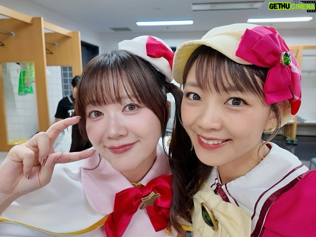 Suzuko Mimori - 10.7K Likes - 2010年に初めて出演した私たち、そして今回7年ぶり8回目のアニサマでした！
ファイナルライブ以降もこうして時々みんなと集まって、ミルキアンのみんなの前に登場できるのが同窓会みたいでエモ嬉しいです🩷

きっちゃんはイギリスから🩵私はアメリカから🩷そらとみころんは東京からさいたまスーパーアリーナに集結！

1番交通費がかかるユニット🤣まちがいない！

今回はフェザーズも一緒に出演できたのめちゃくちゃhappyだったし
ZAQさんの歌をあんなに間近で聴けたのも感動だったし
他の出演者の皆さんとも久々の再会で、懐かしい気持ちでした！

衣装、大事に取っておいてくれた衣装の新さんにも感謝✨

ミルキィを呼んでくださったアニサマのさいとーＰにも感謝！

社長業をお休みして、ミルキィＰとしていつも通り私達を束ねてくれた岡田太郎に感謝！！

いつも通りわがままな私達をケアしてくれたミルキィスタッフのみんなに感謝！！

そして、なんたって、
懐かしのライブグッズを持って駆けつけてくれたミルキアンのみんなに大感謝🩷🩷🩷

みんなのキラキラした顔が忘れられない🤩
また会う日まで、それぞれのミライヘ！！

#アニサマ　#アニサマ2025
#milkyholmes #ミルキィホームズ
#mimorisuzuko #tokuisora #kittaizumi #sasakimikoi #itoayasa #aimi