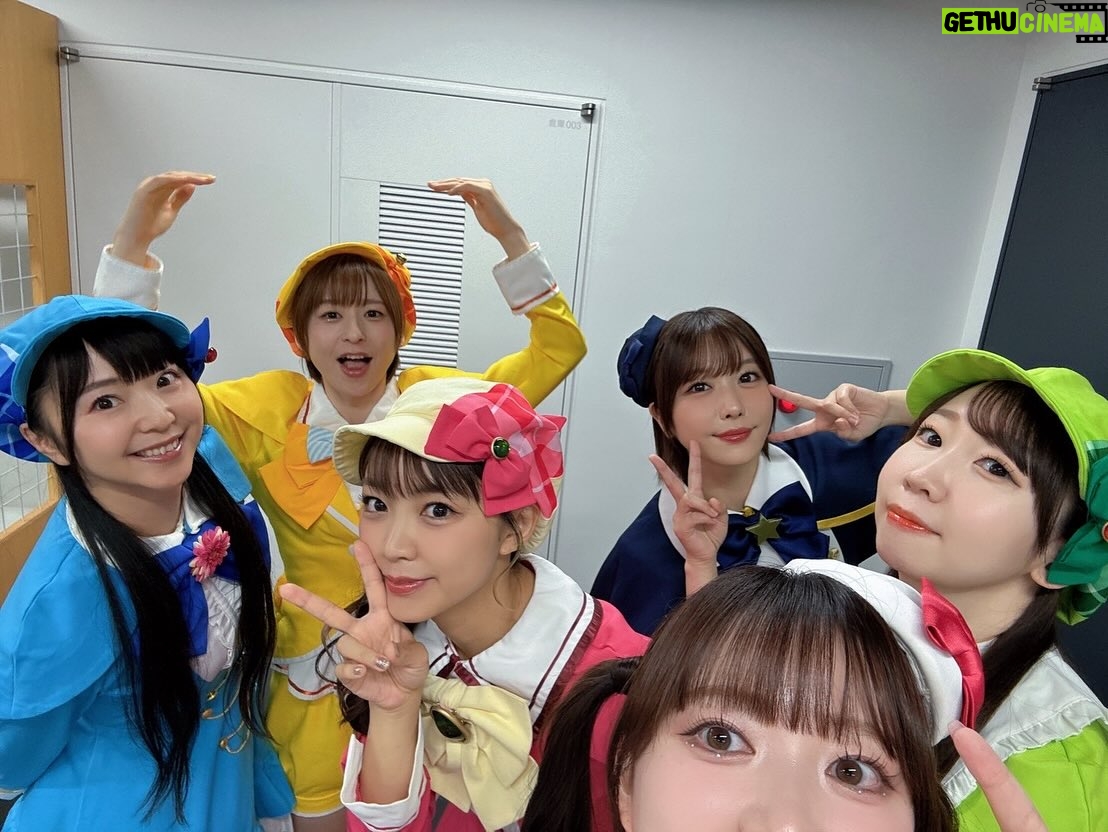 Suzuko Mimori - 10.7K Likes - 2010年に初めて出演した私たち、そして今回7年ぶり8回目のアニサマでした！
ファイナルライブ以降もこうして時々みんなと集まって、ミルキアンのみんなの前に登場できるのが同窓会みたいでエモ嬉しいです🩷

きっちゃんはイギリスから🩵私はアメリカから🩷そらとみころんは東京からさいたまスーパーアリーナに集結！

1番交通費がかかるユニット🤣まちがいない！

今回はフェザーズも一緒に出演できたのめちゃくちゃhappyだったし
ZAQさんの歌をあんなに間近で聴けたのも感動だったし
他の出演者の皆さんとも久々の再会で、懐かしい気持ちでした！

衣装、大事に取っておいてくれた衣装の新さんにも感謝✨

ミルキィを呼んでくださったアニサマのさいとーＰにも感謝！

社長業をお休みして、ミルキィＰとしていつも通り私達を束ねてくれた岡田太郎に感謝！！

いつも通りわがままな私達をケアしてくれたミルキィスタッフのみんなに感謝！！

そして、なんたって、
懐かしのライブグッズを持って駆けつけてくれたミルキアンのみんなに大感謝🩷🩷🩷

みんなのキラキラした顔が忘れられない🤩
また会う日まで、それぞれのミライヘ！！

#アニサマ　#アニサマ2025
#milkyholmes #ミルキィホームズ
#mimorisuzuko #tokuisora #kittaizumi #sasakimikoi #itoayasa #aimi