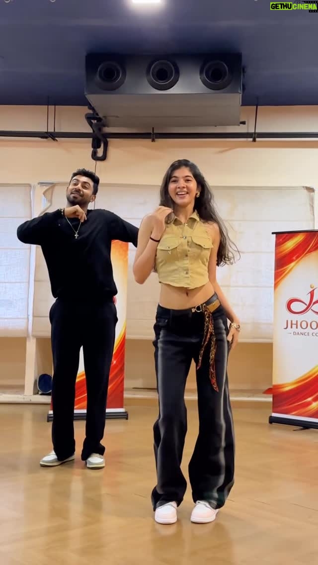 Swaksha - 30.5K Likes - The Kantha duo is back🤩
Choreo by the bestt @alexander_noel_janam x @shazebsheikh ♥️
.
.
.
.
( Kalyani , alexander noel , dance , malayalam)
#kalyani #workshop #dance #malayalam #explorepage
