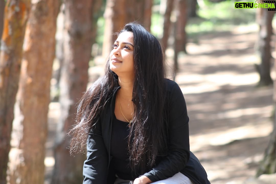 Swathi Konde - 58.1K Likes - Glimpse of OOTY trip ❣️🧿

Thank you for these beautiful pictures @mohansosone 🤩