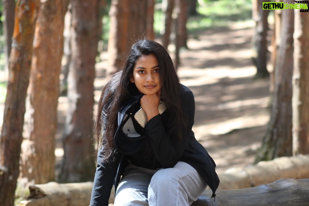 Swathi Konde - 58.1K Likes - Glimpse of OOTY trip ❣️🧿

Thank you for these beautiful pictures @mohansosone 🤩