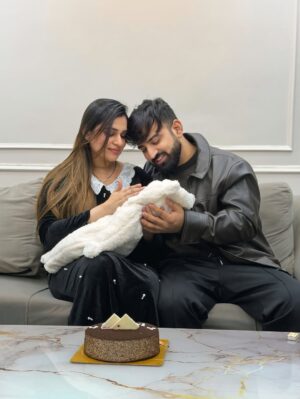 Swati Monga Instagram - MY FIRST BIRTHDAY AS A MOMMY❤️👼🏻🧿 My Whole World In One Frame😇 

.
.
.
.
.
#swatimonga #rajatswati #baby #parenthood #couplegoals

[Couple Goals, Family Goals, New Parents, Baby Boy, Parenthood ]