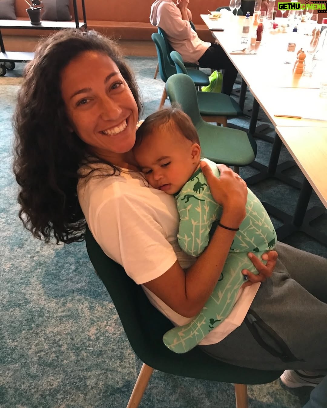 Sydney Leroux - 34.5K Likes - Happy National Girls and Women in Sports Day! Roux has been so lucky to be around such strong, amazing and powerful women her entire life. It makes me question why she isn’t athletic.
