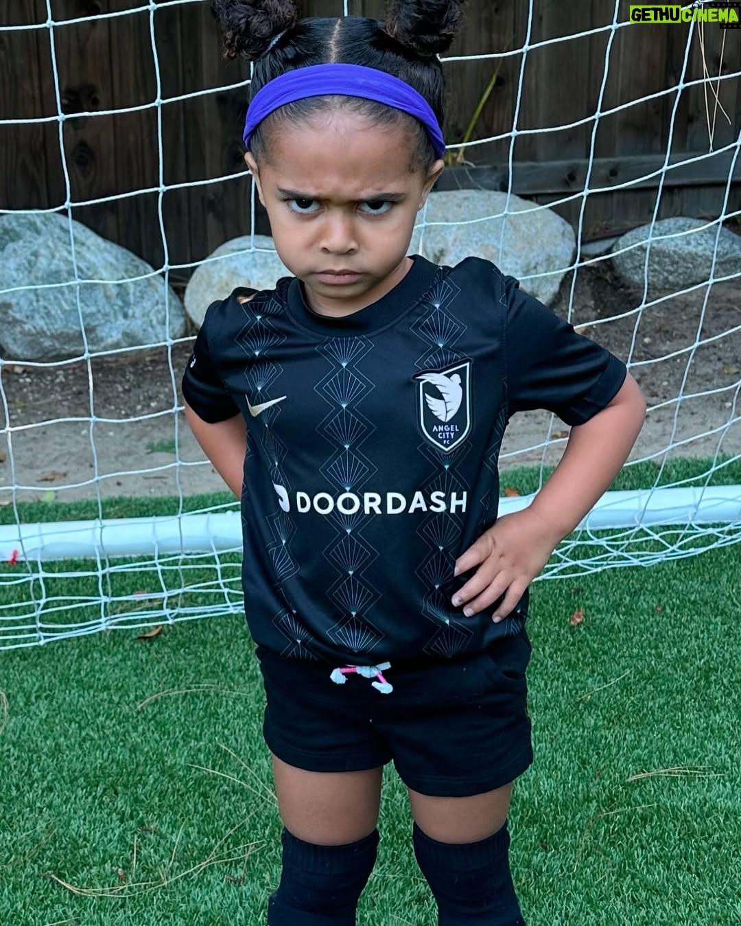 Sydney Leroux - 34.5K Likes - Happy National Girls and Women in Sports Day! Roux has been so lucky to be around such strong, amazing and powerful women her entire life. It makes me question why she isn’t athletic.