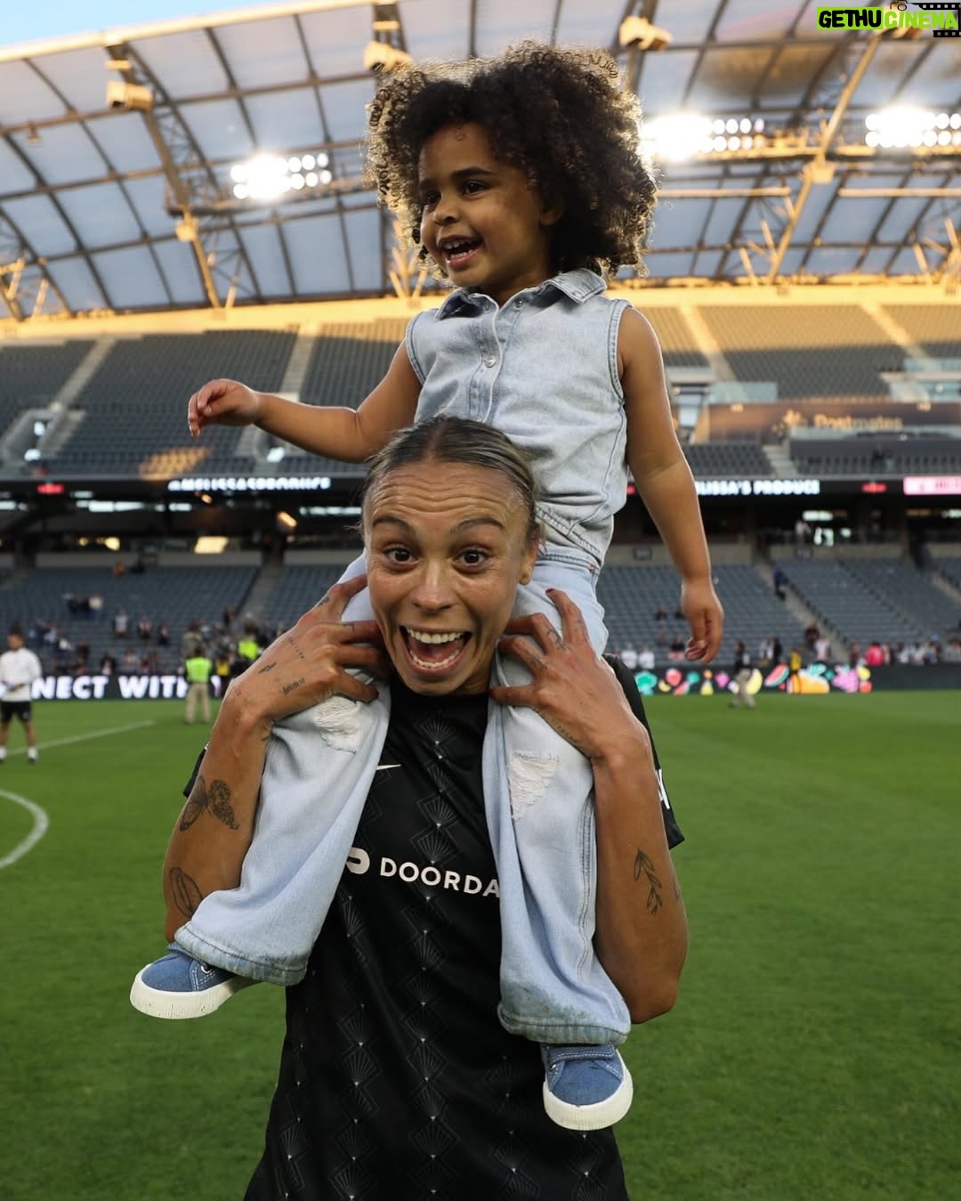 Sydney Leroux - 34.5K Likes - Happy National Girls and Women in Sports Day! Roux has been so lucky to be around such strong, amazing and powerful women her entire life. It makes me question why she isn’t athletic.