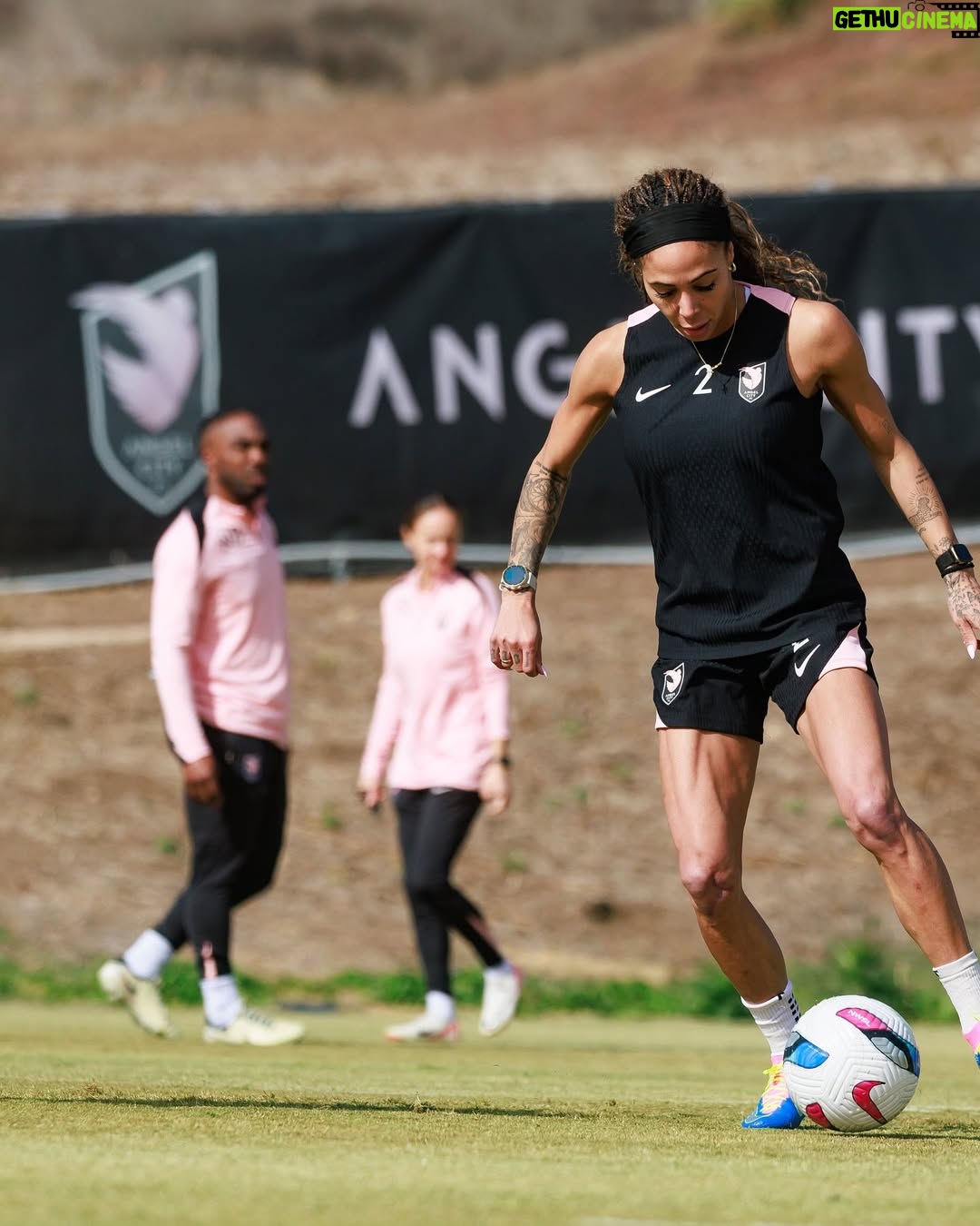 Sydney Leroux - 30.3K Likes - Preseasoning… 🧂