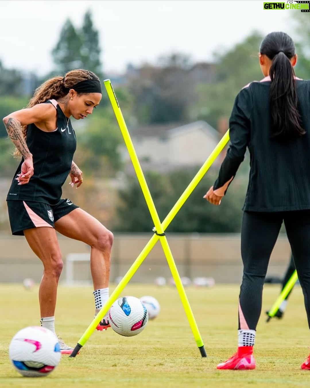 Sydney Leroux - 30.3K Likes - Preseasoning… 🧂