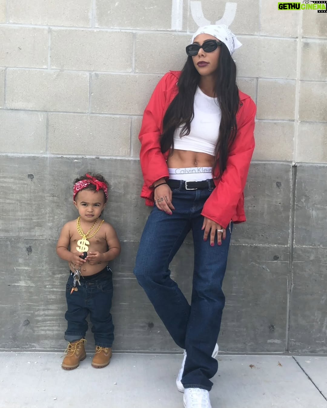 Sydney Leroux - 36.6K Likes - My favorite time of year.