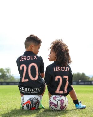 Sydney Leroux Instagram - Right where we’re meant to be. 🖤🪽