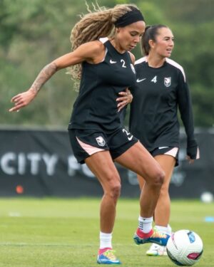 Sydney Leroux Instagram - Pictures that make me smile big.