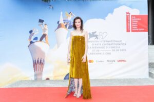 Sylvia Hoeks Instagram - MOTHER world premiere @labiennale 

It’s been an absolute honor. Thank you @mitevskateona for your trust and courage soaked in determination. Thank you @noomirapace for sharing your heart and your magic. 

Grazie #labinamitevska @entrechienetloup_be @raging_films @fraufilm_  @erik.glijnis @frankhoeve #cherylsnow @alissa.vradenburg @janeepstein @houstoncosta #deanfluker @flo.ro.se and many many more 💫