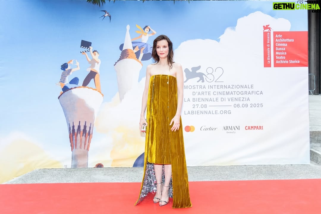 Sylvia Hoeks - 651 Likes - MOTHER world premiere @labiennale 

It’s been an absolute honor. Thank you @mitevskateona for your trust and courage soaked in determination. Thank you @noomirapace for sharing your heart and your magic. 

Grazie #labinamitevska @entrechienetloup_be @raging_films @fraufilm_  @erik.glijnis @frankhoeve #cherylsnow @alissa.vradenburg @janeepstein @houstoncosta #deanfluker @flo.ro.se and many many more 💫