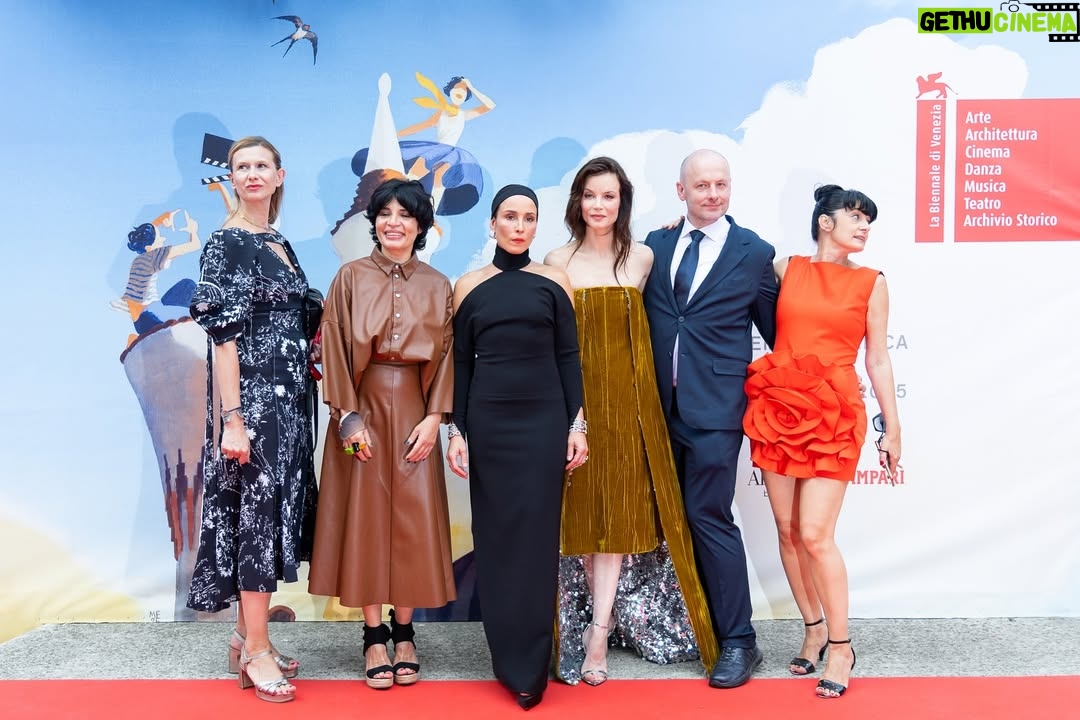 Sylvia Hoeks - 651 Likes - MOTHER world premiere @labiennale 

It’s been an absolute honor. Thank you @mitevskateona for your trust and courage soaked in determination. Thank you @noomirapace for sharing your heart and your magic. 

Grazie #labinamitevska @entrechienetloup_be @raging_films @fraufilm_  @erik.glijnis @frankhoeve #cherylsnow @alissa.vradenburg @janeepstein @houstoncosta #deanfluker @flo.ro.se and many many more 💫