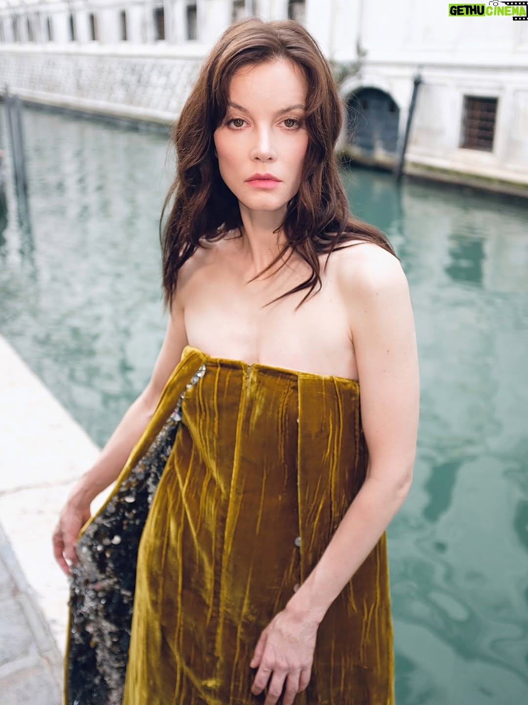 Sylvia Hoeks - 2.8K Likes - VENICE FILMFESTIVAL X MOTHER 
Thank you  @prada 

Style: @chercoulter 
Hair: @sheridanward
Makeup: @benjaminpuckey