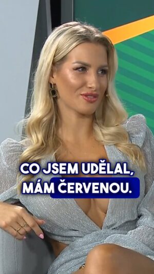 Táňa Bystroňová Instagram - 🟥 Červené karty na hřišti a v životě... 😆 #tikitaka