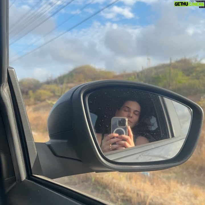 Tainá Müller - 11.1K Likes - 🌬️
*
*
*
*
*

(Obrigada @dabarbara pela melhor camiseta)