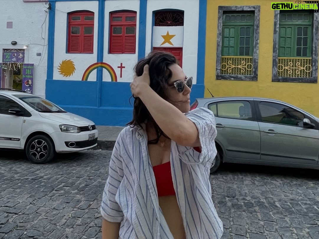 Tainá Müller - 16.3K Likes - Organizando os documentos pra tentar a minha tão sonhada cidadania pernambucana. Espero ser aceita.