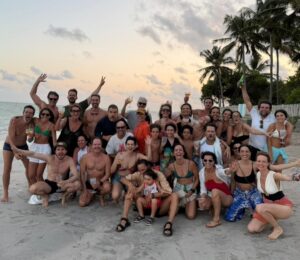 Tainá Müller Instagram - Obrigada amigos, por mais uma virada inesquecível!✨
Vou levar pro meu 2026 esses dias mágicos com nossa comunidade praiana do corazón ❤️
