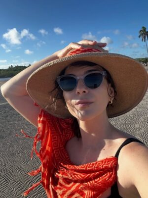 Tainá Müller Instagram - 🧜🏼‍♀️✨

O último dia de 2025.