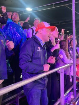 Taliana Vargas Instagram - Hay grito de feria en Cali!!! Con lluvia, con energía y con todo el sabor de los caleños, recibimos la Feria # 68 🌧️🎉💃 @alcaldiadecali