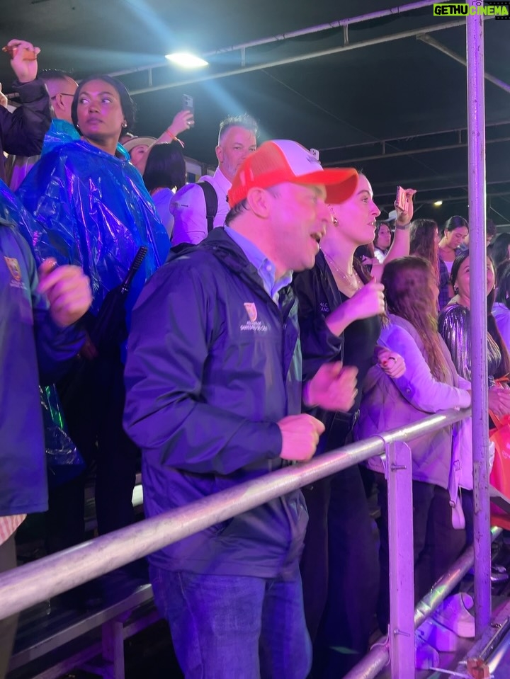 Taliana Vargas - 18.8K Likes - Hay grito de feria en Cali!!! Con lluvia, con energía y con todo el sabor de los caleños, recibimos  la Feria # 68 🌧️🎉💃 @alcaldiadecali