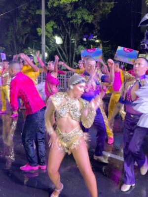 Taliana Vargas Instagram - Hay grito de feria en Cali!!! Con lluvia, con energía y con todo el sabor de los caleños, recibimos la Feria # 68 🌧️🎉💃 @alcaldiadecali